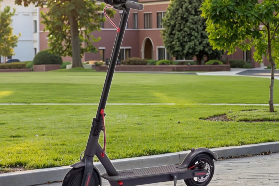 Zusammenklappbarer Elektro-Roller