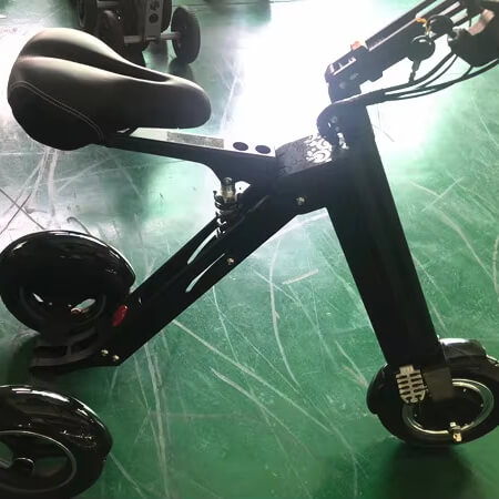 Scooter elétrico dobrável