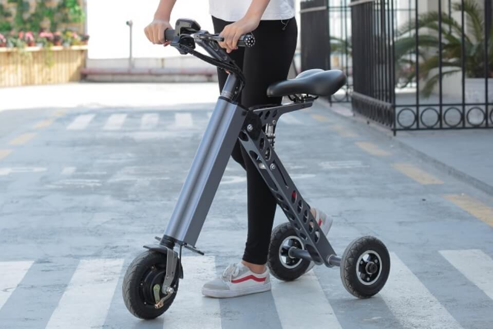 Sammenklappelig elektrisk scooter