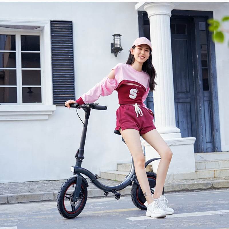 Scooter elettrico pieghevole